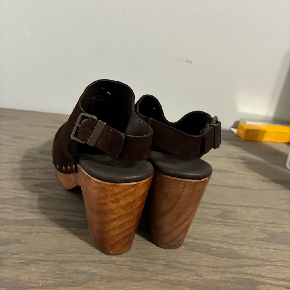 Anthropologie pilcro clogs size 40 suede color chocolate. - Picture 4 of 9